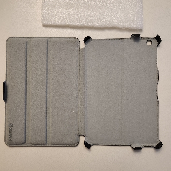 [SOLD] iPad mini case - Picture 3 of 4